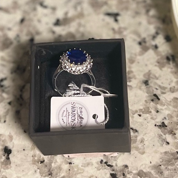 Size 9 Platinum-Plated Sterling Silver Ring with Infinite Elements Zirconia - Picture 10 of 10